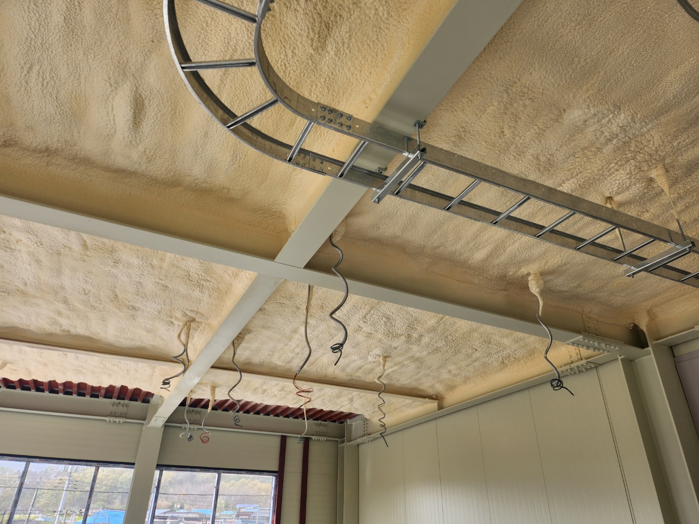 수발포 경질 준불연 우레탄보드 시공 현장